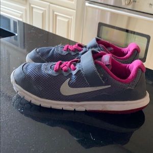 Nike 13C Slip on Sneakers, Charcoal Gray+pink!